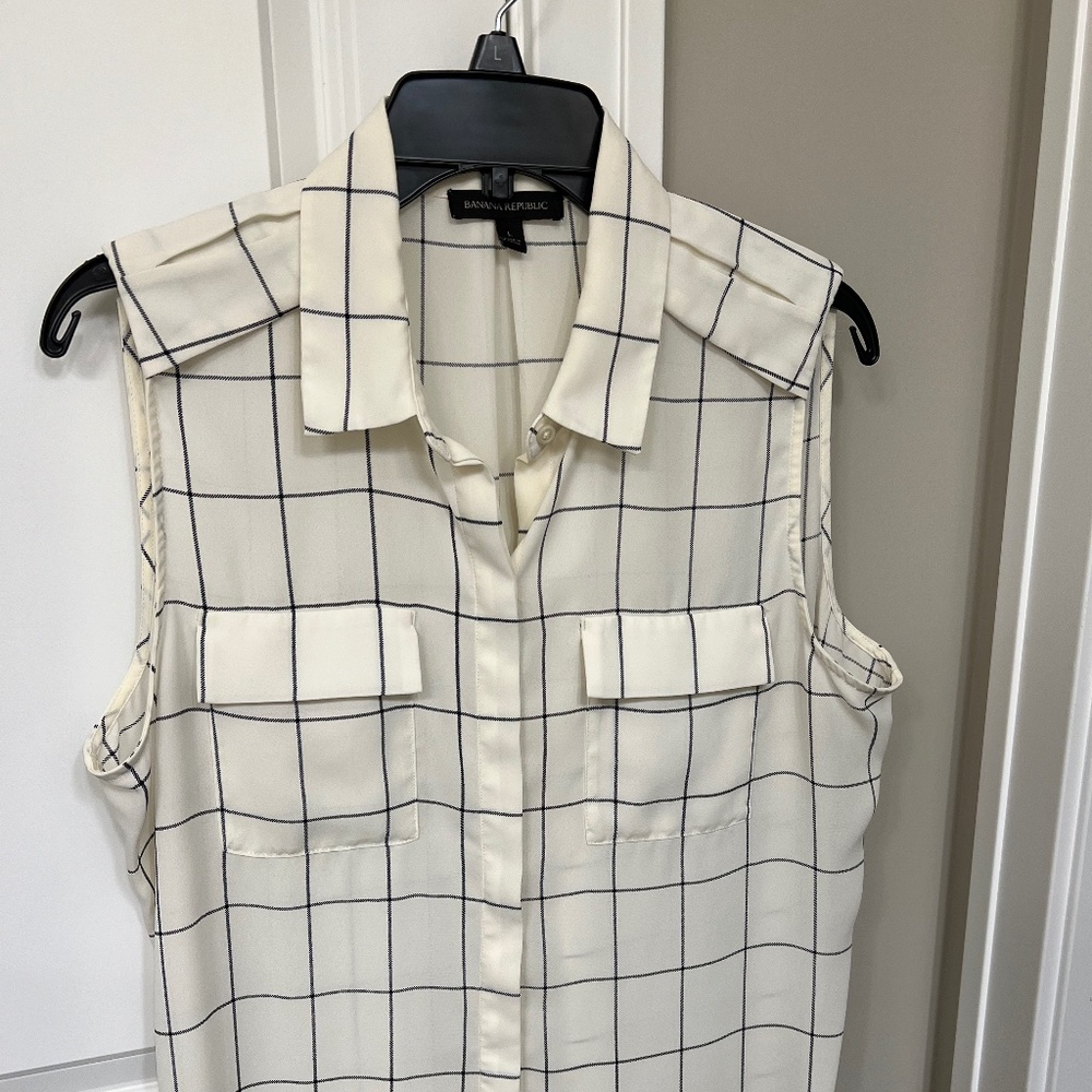 Classic Banana Republic Sleeveless Women’s Blouse L